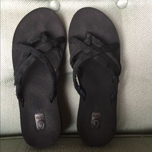 Black Teva Olowahu Flip Flop size 8